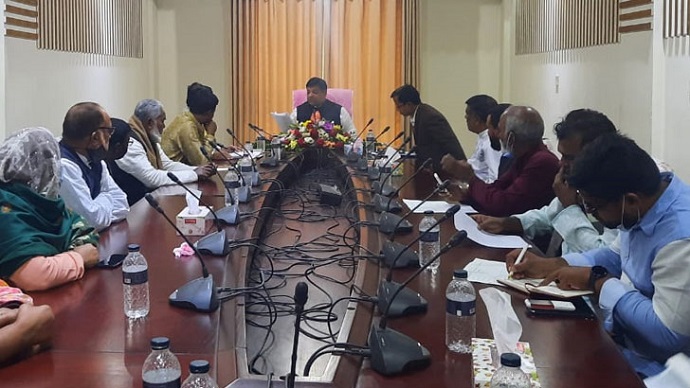 বৃহস্পতিবার সকালে বেড়া পৌরসভার সভাকক্ষে মেয়র ও কাউন্সিলরদের প্রথম সভা অনুষ্ঠিত হয় বৃহস্পতিবার সকালে বেড়া পৌরসভার সভাকক্ষে মেয়র ও কাউন্সিলরদের প্রথম সভা অনুষ্ঠিত হয়