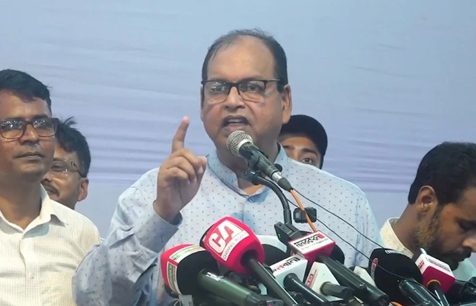 নির্বাচন ঠেকাতে নতুন নতুন বয়ান দিচ্ছে একটি গোষ্ঠী : দুদু নির্বাচন ঠেকাতে নতুন নতুন বয়ান দিচ্ছে একটি গোষ্ঠী : দুদু