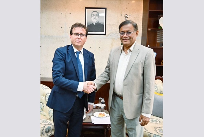 পররাষ্ট্রমন্ত্রীর সঙ্গে তুরস্ক এবং ইতালির রাষ্ট্রদূতদের সাক্ষাত