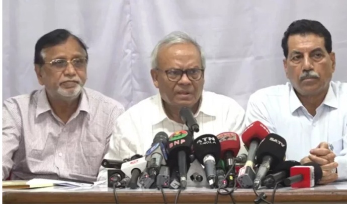 বিএনপি ব্যাকগ্রাউন্ড থাকলেই তাকে সরিয়ে দেওয়া হচ্ছে : রিজভী