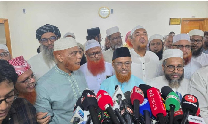 নভেম্বরের মধ্যেই গণভোট চায় জামায়াতসহ আট দল নভেম্বরের মধ্যেই গণভোট চায় জামায়াতসহ আট দল