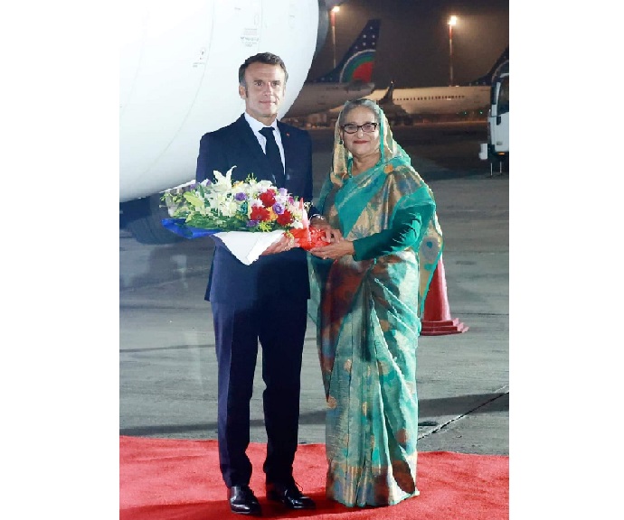 ফ্রান্সের প্রেসিডেন্ট ম্যাক্রঁ ঢাকায়