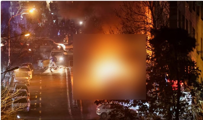 বিক্ষোভে প্রায় ২০০০ নিহত, দাবি ইরানি কর্মকর্তার