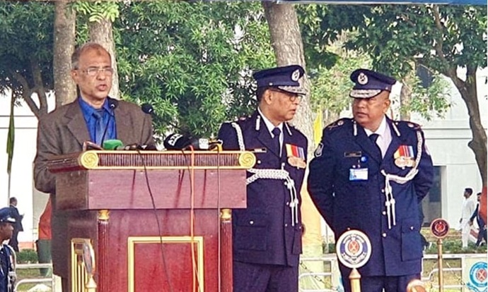 পুলিশ তল্পিবাহক হয়ে কাজ করবে না : স্বরাষ্ট্র উপদেষ্টা পুলিশ তল্পিবাহক হয়ে কাজ করবে না : স্বরাষ্ট্র উপদেষ্টা