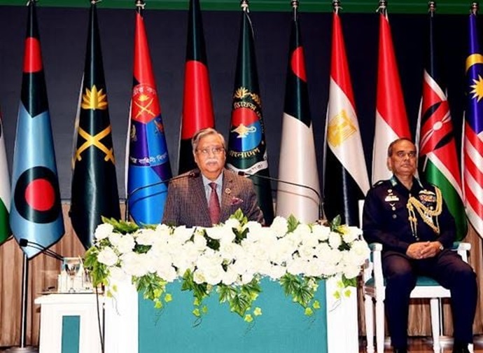 এনডিসি প্রশিক্ষণার্থীদেরকে জাতীয় উন্নয়নে অবদান রাখার আহ্বান রাষ্ট্রপতির