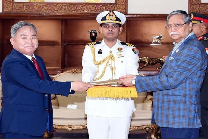 দক্ষিণ কোরিয়াকে বাংলাদেশে আরো বিনিয়োগের আহ্বান রাষ্ট্রপতির