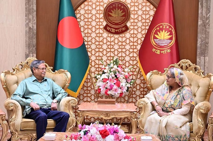 বঙ্গভবনে রাষ্ট্রপতির সাথে প্রধানমন্ত্রীর সৌজন্য সাক্ষাৎ