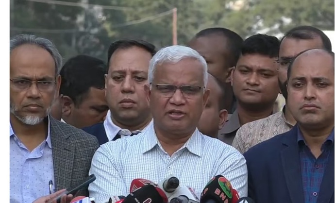 খালেদা জিয়ার অবস্থা স্থিতিশীল, চিকিৎসা নিতে পারছেন: ডা. জাহিদ