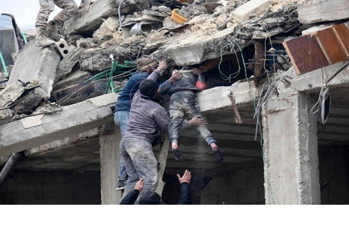 তুরস্ক ও সিরিয়ায় ভূমিকম্পে মৃতের সংখ্যা ৪,৩০০ ছাড়িয়েছে
