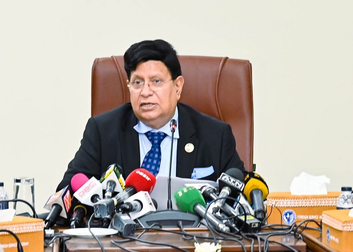 প্রধানমন্ত্রীর ভারত সফরে তিনটি এমওইউ স্বাক্ষরিত হতে পারে : মোমেন