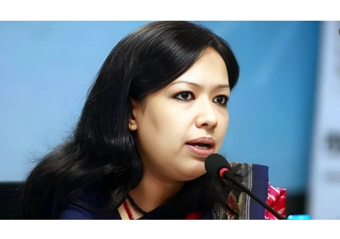 ১০ জনের একটা দল, সেখানেও যৌন হয়রানি: রুমিন ফারহানা ১০ জনের একটা দল, সেখানেও যৌন হয়রানি: রুমিন ফারহানা
