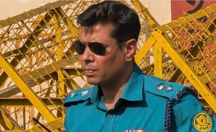 আইনগত পদক্ষেপ নিলে মনে হয় দেশেই থাকা হবে না : ডিসি মাসুদ আইনগত পদক্ষেপ নিলে মনে হয় দেশেই থাকা হবে না : ডিসি মাসুদ