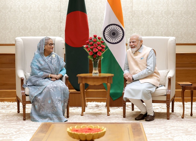 শেখ হাসিনার সঙ্গে আলোচনা ফলপ্রসূ হয়েছে : টুইট বার্তায় মোদি শেখ হাসিনার সঙ্গে আলোচনা ফলপ্রসূ হয়েছে : টুইট বার্তায় মোদি
