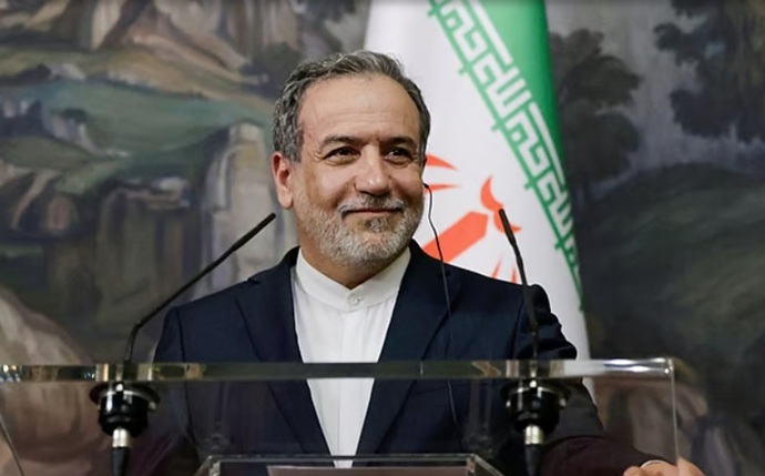 হরমুজ প্রণালি দিয়ে চলতে পারবে বাংলাদেশসহ ৫ দেশের জাহাজ: ইরান