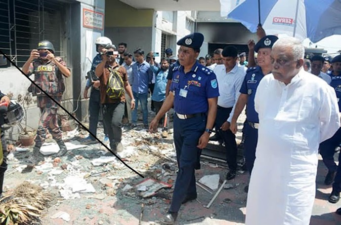 বিএনপি-জামায়াত ও জঙ্গিরা বিভিন্ন স্থাপনায় হামলা ও অগ্নিসংযোগ করেছে: স্বরাষ্ট্রমন্ত্রী বিএনপি-জামায়াত ও জঙ্গিরা বিভিন্ন স্থাপনায় হামলা ও অগ্নিসংযোগ করেছে: স্বরাষ্ট্রমন্ত্রী
