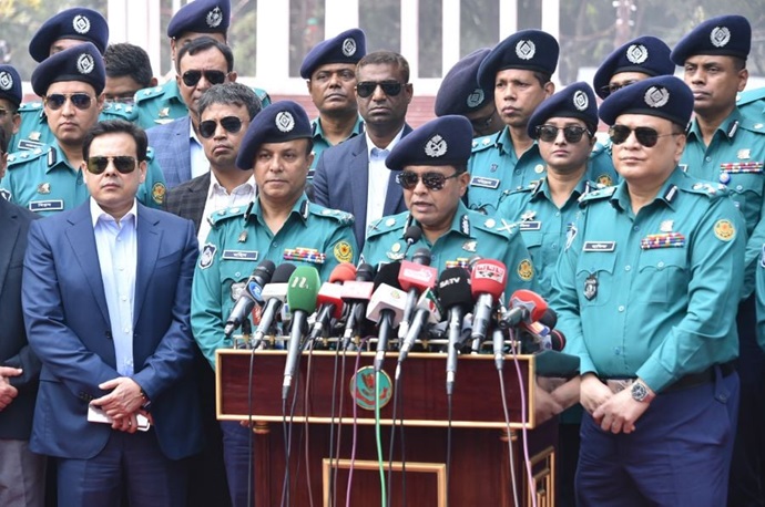 একুশে ফেব্রুয়ারিতে চার স্তরের নিরাপত্তা ব্যবস্থা থাকবে: ডিএমপি কমিশনার