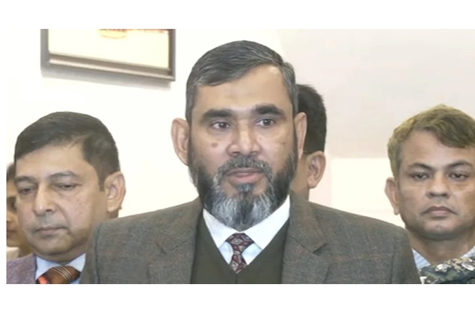 নির্বাচনের আগে অবৈধ অস্ত্র উদ্ধার জরুরি : ইসি সানাউল্লাহ