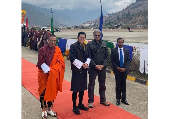 ভুটানের রাজার সঙ্গে থিম্পু পৌঁছেছেন আরাফাত