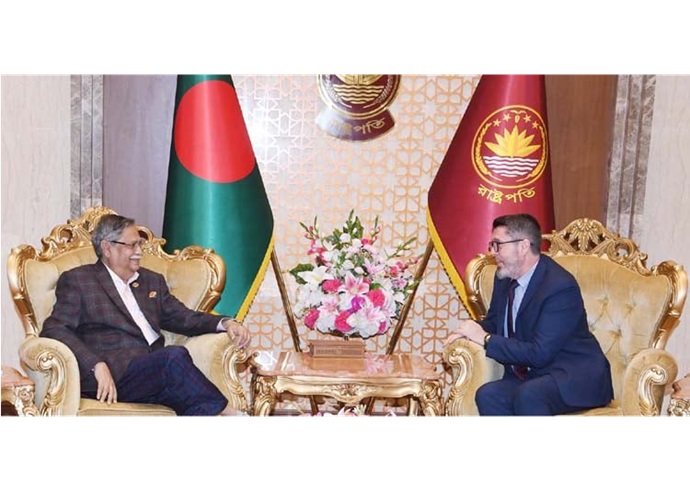 কসোভোর বিনিয়োগকারীদের এদেশে বিনিয়োগের আহ্বান রাষ্ট্রপতির