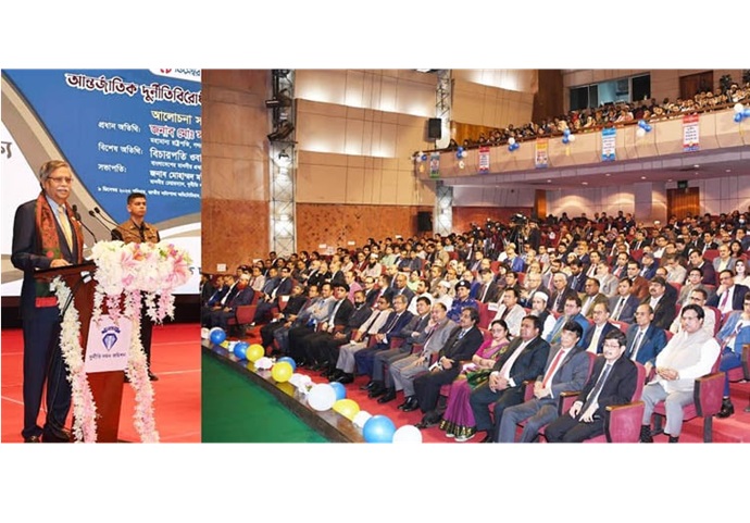 দুদক কর্মকর্তাদের নৈতিকতা প্রদর্শন করে দায়িত্ব পালনের আহ্বান রাষ্ট্রপতির