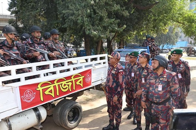 নির্বাচনে আইন-শৃঙ্খলা পরিস্থিতি নিয়ন্ত্রণে পেশাদারিত্বের সাথে কাজ করবে বিজিবি: নাজমুল হাসান