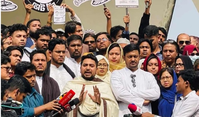 তিন নেতা-হাদির কবর জিয়ারত: এনসিপির নির্বাচনী প্রচারণা শুরু