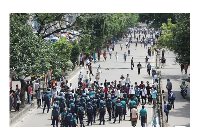 সায়েন্স ল্যাবে ঢাকা ও সিটি কলেজের শিক্ষার্থীদের মধ্যে সংঘর্ষ, পুলিশসহ কয়েকজন আহত সায়েন্স ল্যাবে ঢাকা ও সিটি কলেজের শিক্ষার্থীদের মধ্যে সংঘর্ষ, পুলিশসহ কয়েকজন আহত