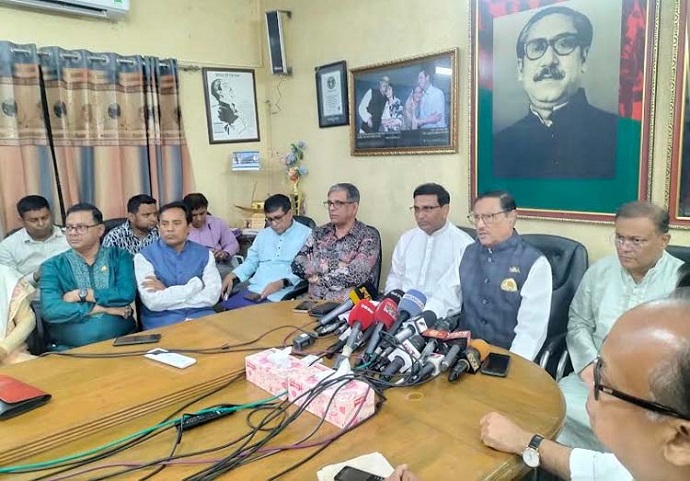 আওয়ামী লীগের সাধারণ সম্পাদক এবং সড়ক পরিবহন ও সেতুমন্ত্রী ওবায়দুল কাদের