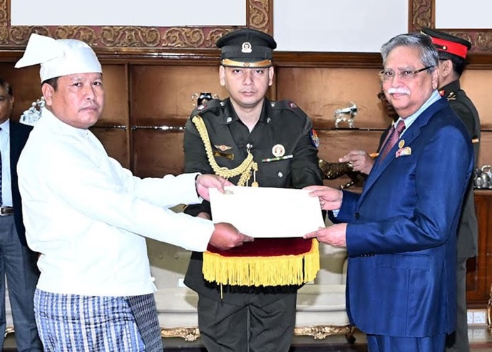 রোহিঙ্গাদের নিরাপদে ফিরিয়ে নিতে মিয়ানমারের প্রতি আহ্বান রাষ্ট্রপতির রোহিঙ্গাদের নিরাপদে ফিরিয়ে নিতে মিয়ানমারের প্রতি আহ্বান রাষ্ট্রপতির