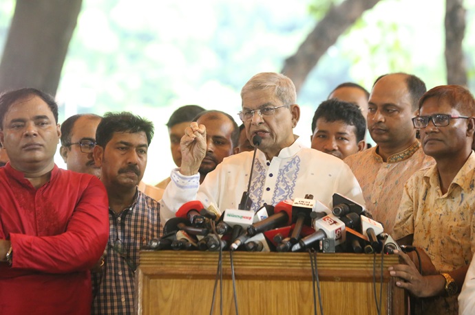 বাংলাদেশ সাম্প্রদায়িক সম্প্রীতির এক অনন্য দৃষ্টান্ত : মির্জা ফখরুল বাংলাদেশ সাম্প্রদায়িক সম্প্রীতির এক অনন্য দৃষ্টান্ত : মির্জা ফখরুল