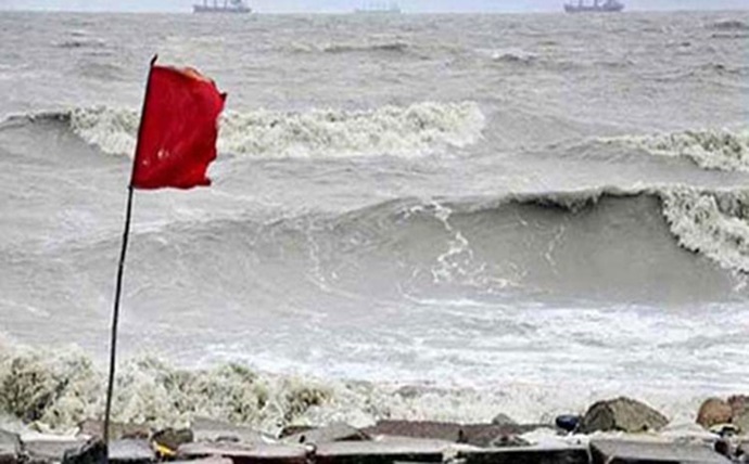 দেশের সমুদ্রবন্দরসমূহকে ৩ নম্বর সতর্ক সংকেত দেখিয়ে যেতে বলা হয়েছে দেশের সমুদ্রবন্দরসমূহকে ৩ নম্বর সতর্ক সংকেত দেখিয়ে যেতে বলা হয়েছে