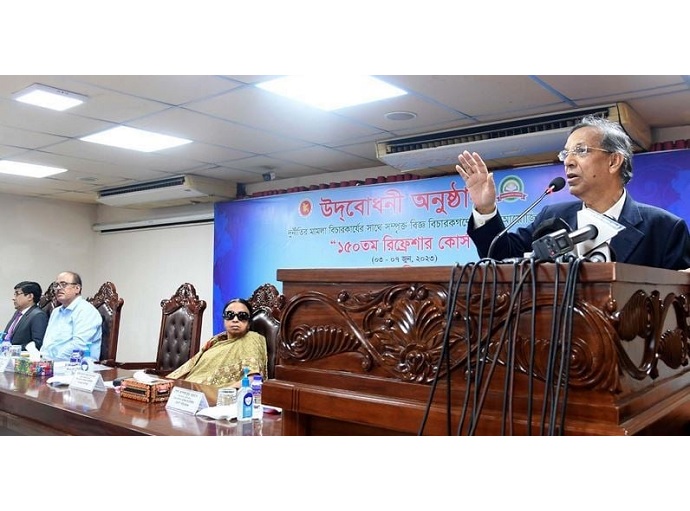 নির্বাচনকালীন সরকারের ব্যাপারে অস্পষ্টতা নেই : আইনমন্ত্রী