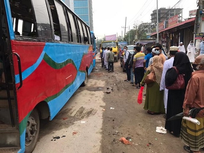 রাজধানীতে চিরচেনা যানজট, তবু যাত্রীদের স্বস্তি