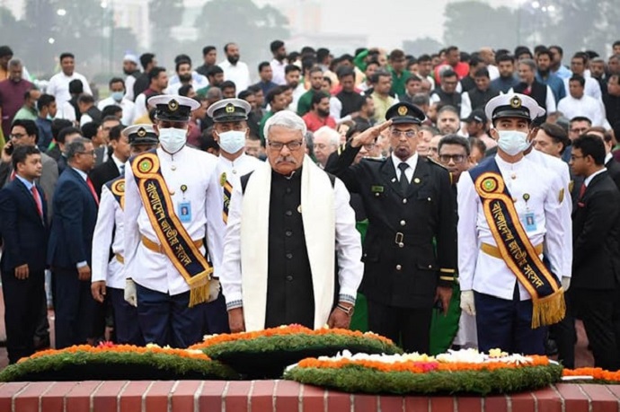 জাতীয় স্মৃতিসৌধ ও জাতির পিতার প্রতিকৃতিতে ডেপুটি স্পিকারের শ্রদ্ধা