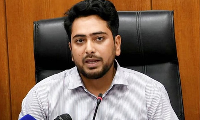 এ বছর নির্বাচন হওয়ার মতো পরিবেশ এখনো হয়নি : রয়টার্সকে নাহিদ এ বছর নির্বাচন হওয়ার মতো পরিবেশ এখনো হয়নি : রয়টার্সকে নাহিদ