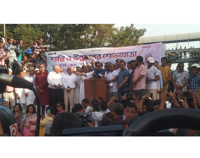 আওয়ামী লীগের সাধারণ সম্পাদক এবং সড়ক পরিবহন ও সেতুমন্ত্রী ওবায়দুল কাদের