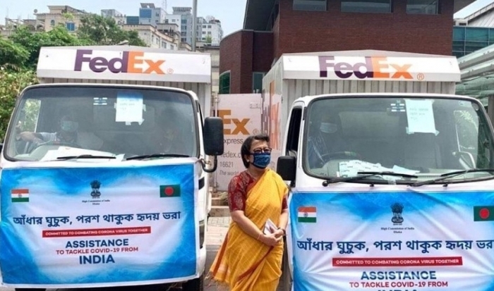 কোভিড-১৯ মোকাবিলায় ভারতের জনগণ ও সরকারের পক্ষ থেকে বাংলাদেশের জনগণ ও সরকারের জন্য চিকিৎসা সহায়তার দ্বিতীয় চালান। কোভিড-১৯ মোকাবিলায় ভারতের জনগণ ও সরকারের পক্ষ থেকে বাংলাদেশের জনগণ ও সরকারের জন্য চিকিৎসা সহায়তার দ্বিতীয় চালান।