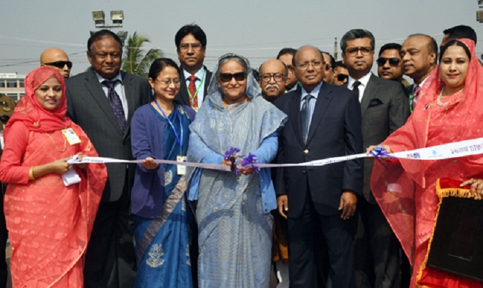 প্রধানমন্ত্রী ঢাকা আন্তর্জাতিক বাণিজ্য মেলার উদ্বোধন করলেন