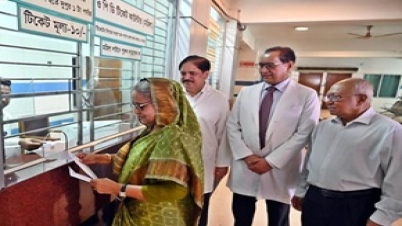 সাধারণ রোগী হিসেবে এনআইও-তে চোখের চিকিৎসা নিয়েছেন প্রধানমন্ত্রী