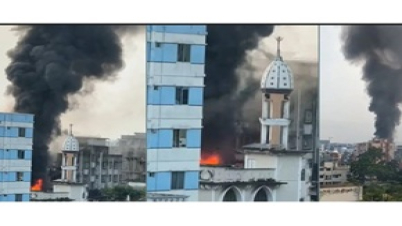 রাজধানীর শেওড়াপাড়ায় বহুতল ভবনে আগুন