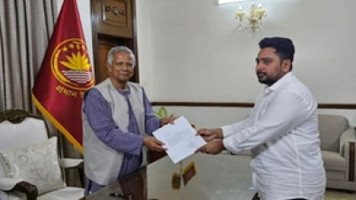 নাহিদ ইসলাম পদত্যাগ করেছেন