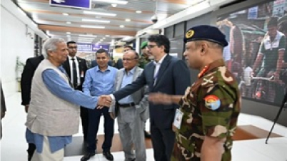 দেশে ফিরেছেন প্রধান উপদেষ্টা