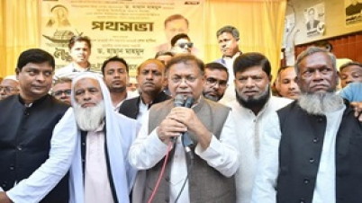 আওয়ামী লীগ দেশের উন্নয়ন করে, বিএনপি পেট্টোলবোমা নিক্ষেপ করে: