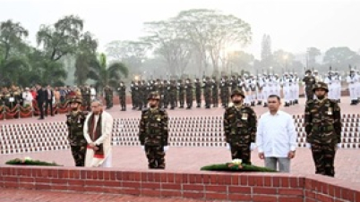 জাতীয় স্মৃতিসৌধে রাষ্ট্রপতি-প্রধানমন্ত্রীর শ্রদ্ধা নিবেদন