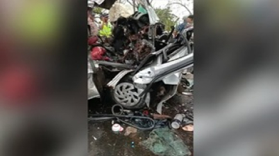 বাগেরহাটে বাসের সঙ্গে মাইক্রোবাসের সংঘর্ষে নিহত ১৩