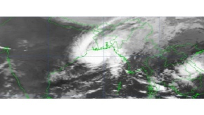 উপকুলের দিকে ধেয়ে আসছে ঘূর্ণিঝড় ‘হামুন’: ৭ নম্বর বিপদ সংকেত