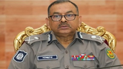 হাদিকে গুলি করা সন্ত্রাসীদের ধরতে সাঁড়াশি অভিযান শুরু: ডিএমপি হাদিকে গুলি করা সন্ত্রাসীদের ধরতে সাঁড়াশি অভিযান শুরু: ডিএমপি