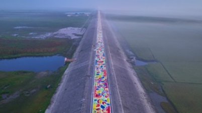 ‘আল্পনায় বৈশাখ ১৪৩১’ বিশ্বরেকর্ড গড়ার দ্বারপ্রান্তে বাংলাদেশ