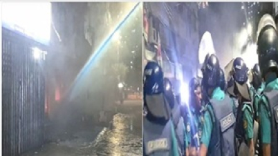 আগুনে পুড়ছে জাপার কেন্দ্রীয় কার্যালয়, অ্যাকশনে পুলিশ