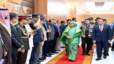 সৌদি আরবের উদ্দেশ্যে প্রধানমন্ত্রীর ঢাকা ত্যাগ সৌদি আরবের উদ্দেশ্যে প্রধানমন্ত্রীর ঢাকা ত্যাগ